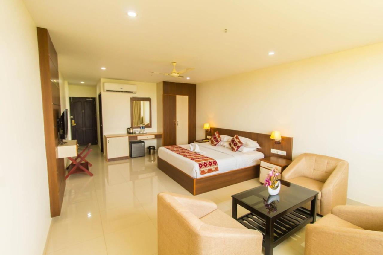 Miracle Residency Hotel Kizhake Chalakudi Ngoại thất bức ảnh