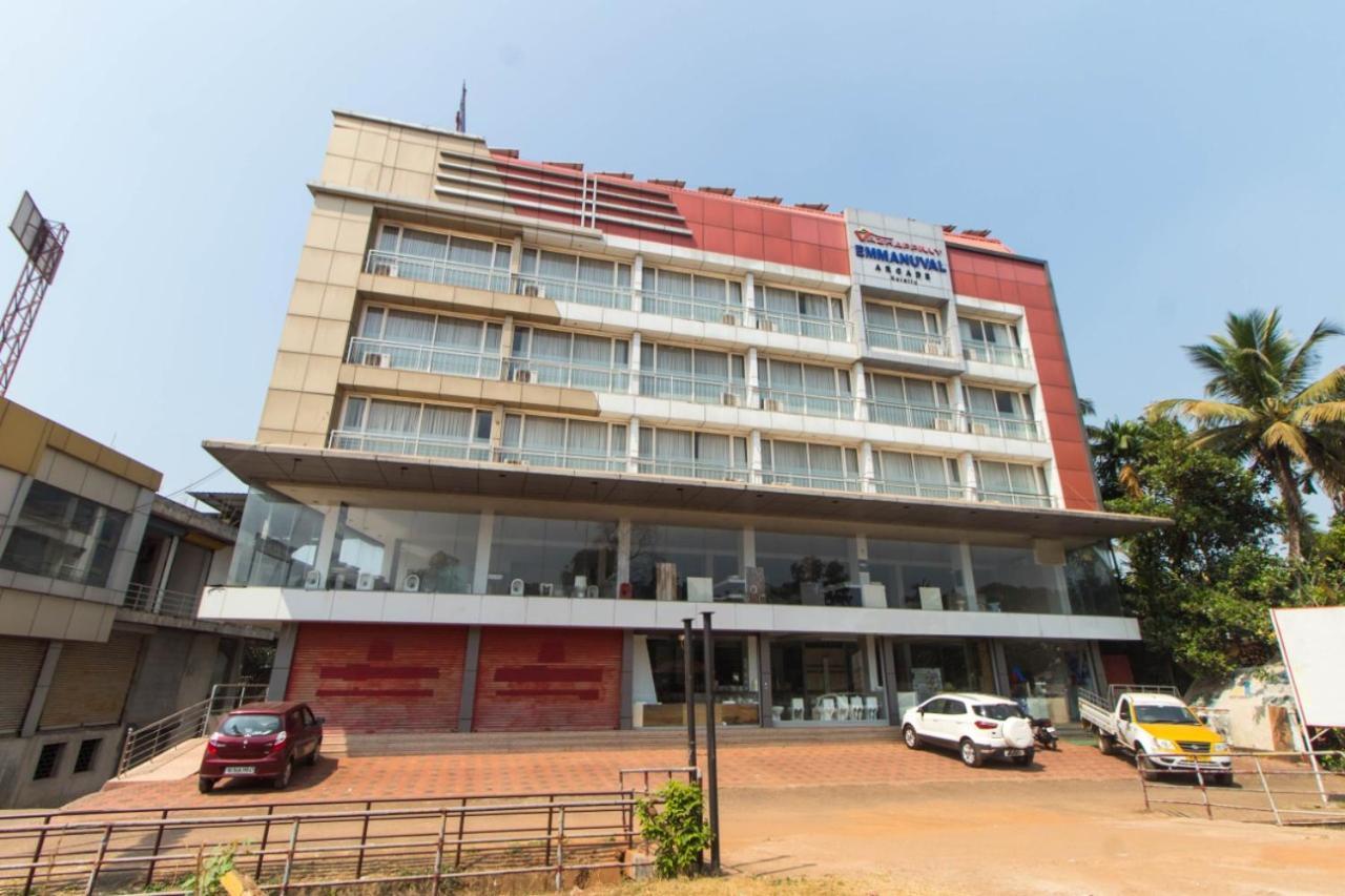 Miracle Residency Hotel Kizhake Chalakudi Ngoại thất bức ảnh