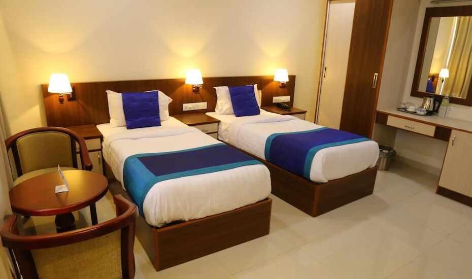 Miracle Residency Hotel Kizhake Chalakudi Ngoại thất bức ảnh